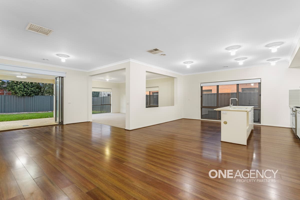 17 Balcombe Drive, Manor Lakes, Manor Lakes - Thumbnail 8