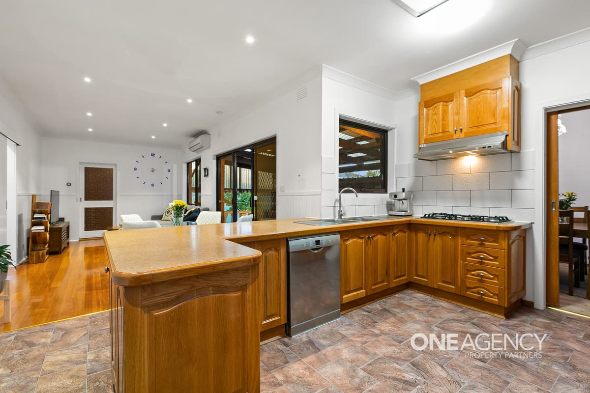 17 Pyramus Place, Altona Meadows, Altona Meadows - Thumbnail 4