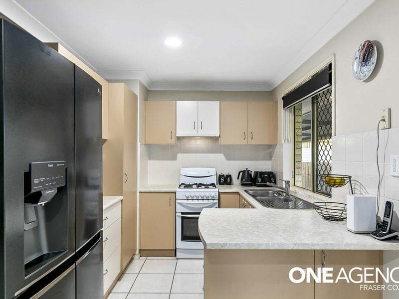 140 Emerald Park Way, Urangan, Urangan - Image 1