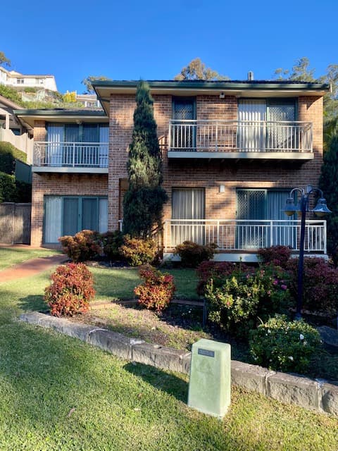 4/84 Griffin Parade, Illawong, Illawong - Image 1