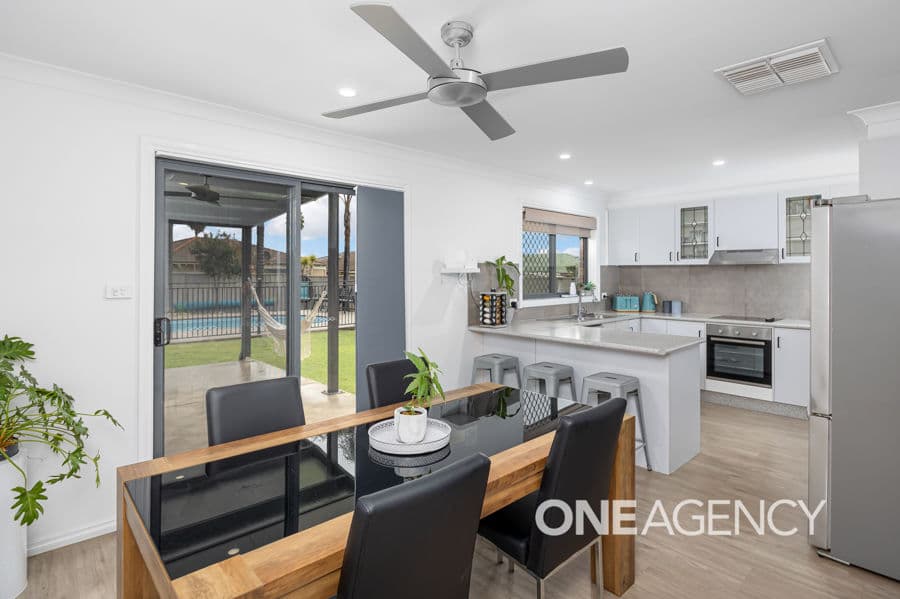 27 KALDARI Crescent, Glenfield Park, Glenfield Park - Thumbnail 4
