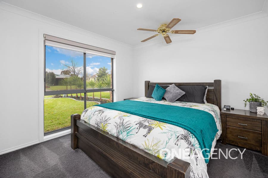 27 KALDARI Crescent, Glenfield Park, Glenfield Park - Thumbnail 7