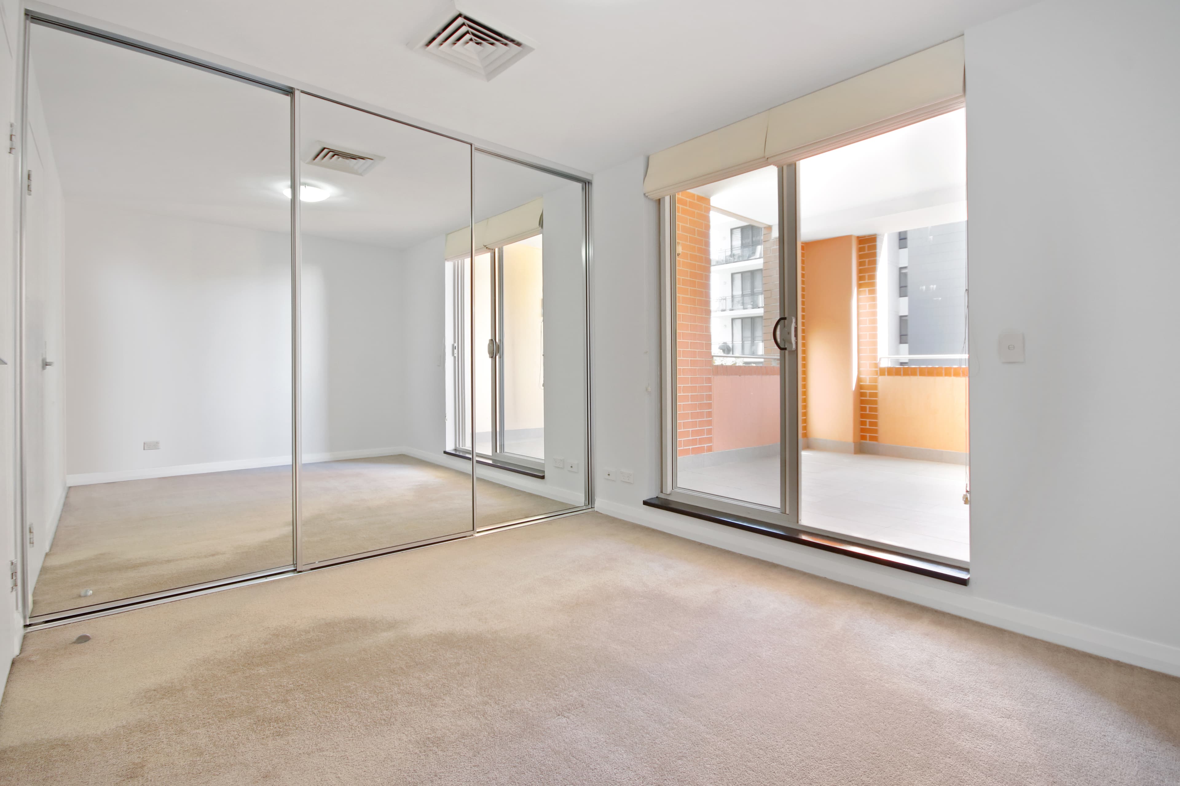 411/16 Marine Parade, Wentworth Point, Wentworth Point - Thumbnail 5