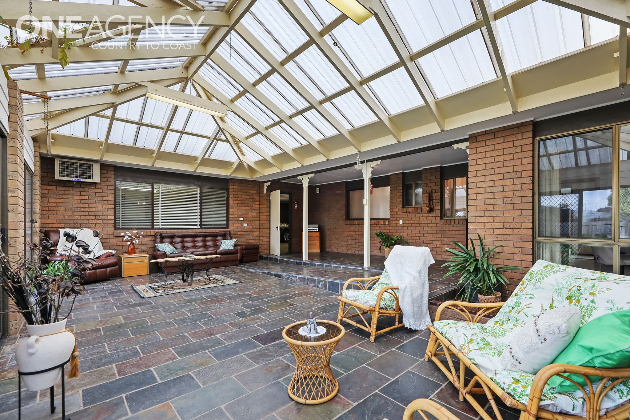 9 Cambridge Drive, Warragul, Warragul - Thumbnail 2