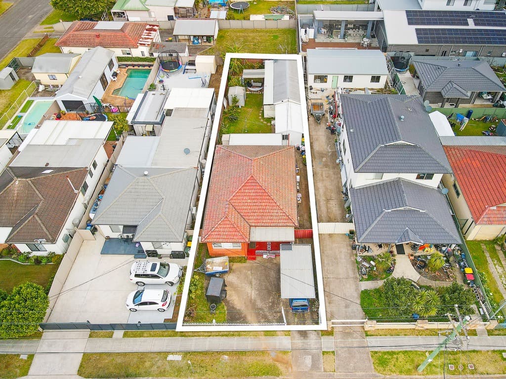 92 McCredie Road, Guildford, Guildford - Image 1