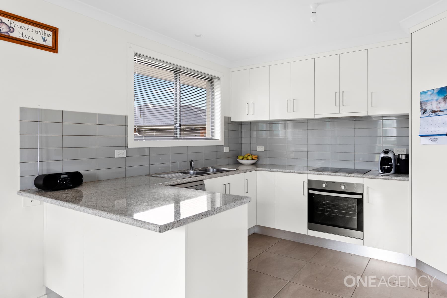 1/10 Onyx Court, Perth, Perth - Thumbnail 2
