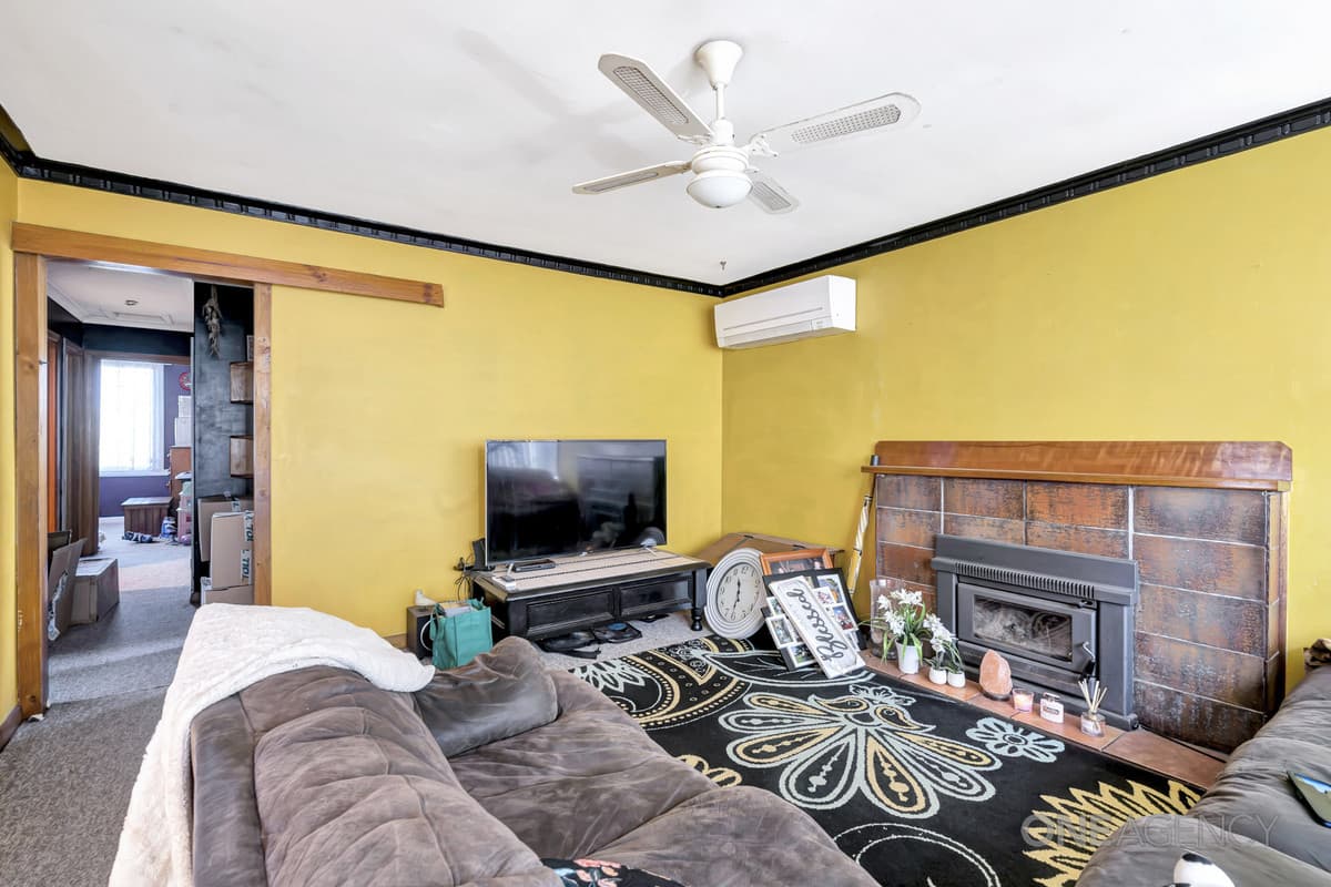 16 Lucas Place, Acton, Acton - Thumbnail 6