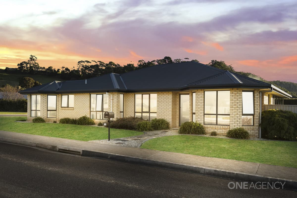 16 Waterford Drive, Sulphur Creek, Sulphur Creek - Thumbnail 2
