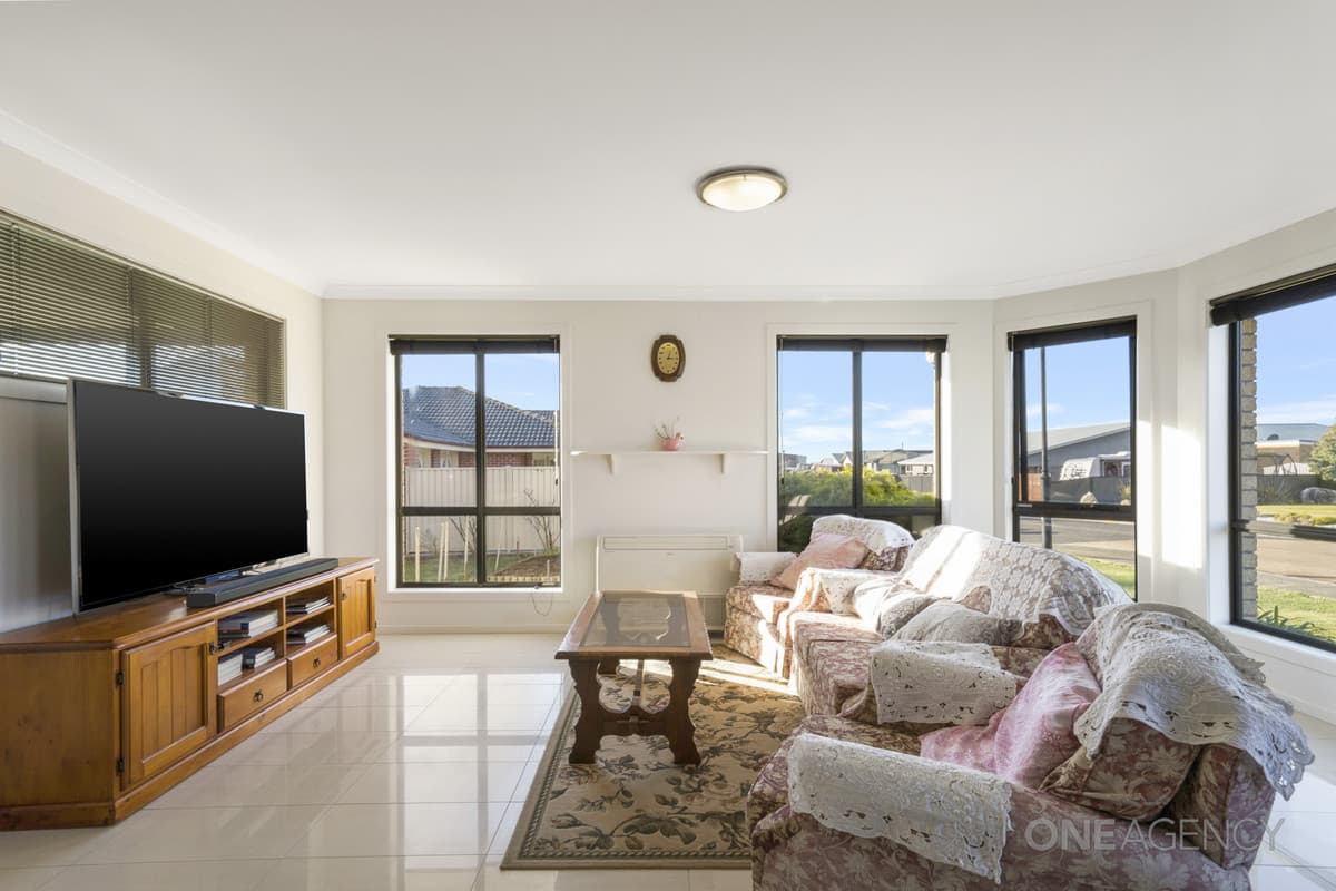 16 Waterford Drive, Sulphur Creek, Sulphur Creek - Image 1