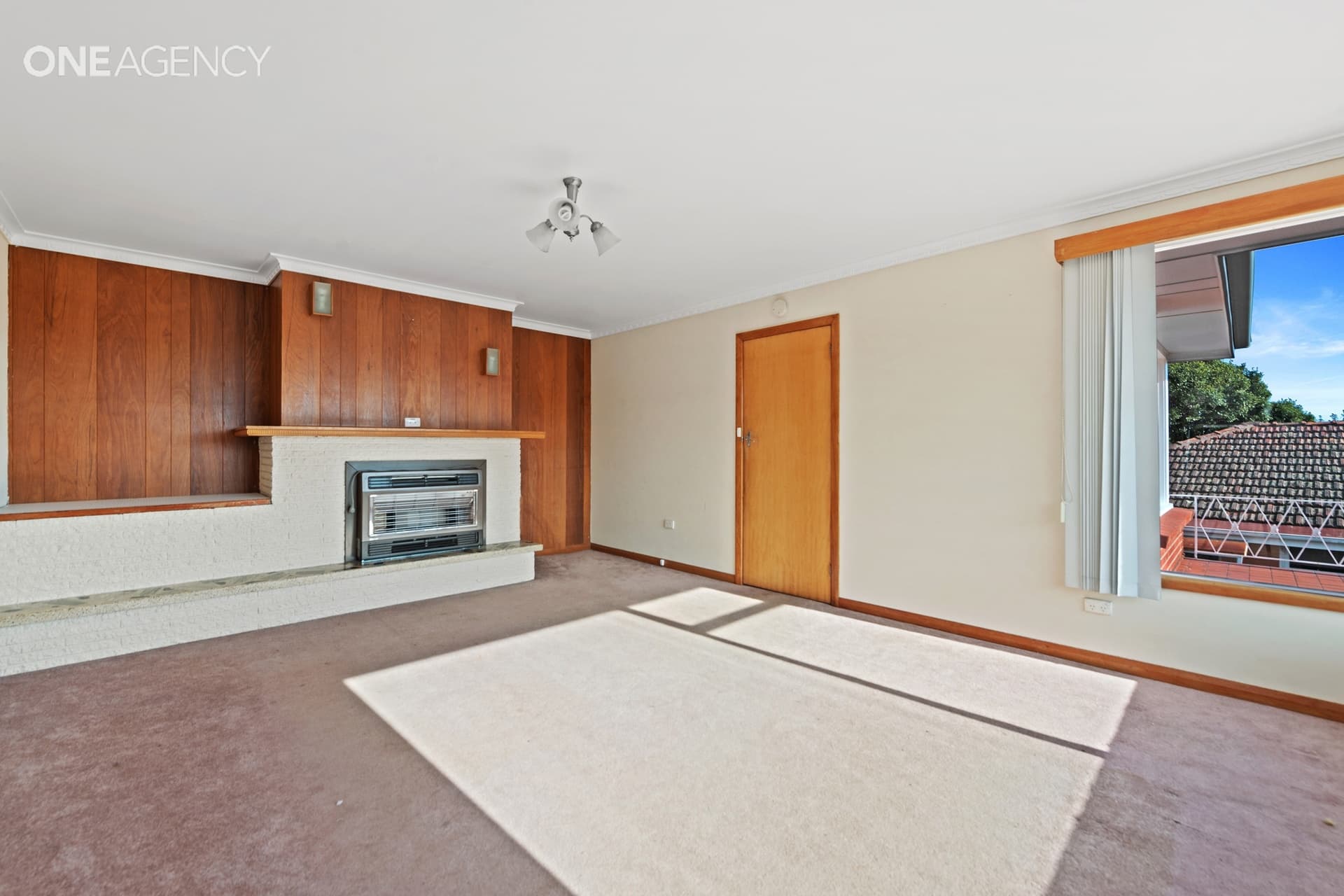 8 Princess Place, East Devonport, East Devonport - Thumbnail 2