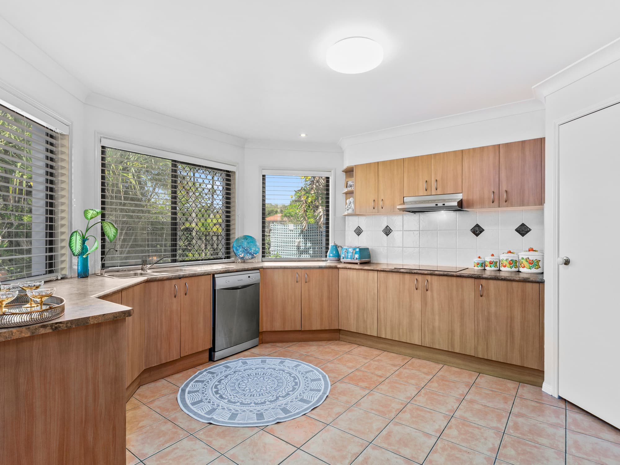 6 Islander Court, Burleigh Waters, QLD 4220, Burleigh Waters - Thumbnail 4