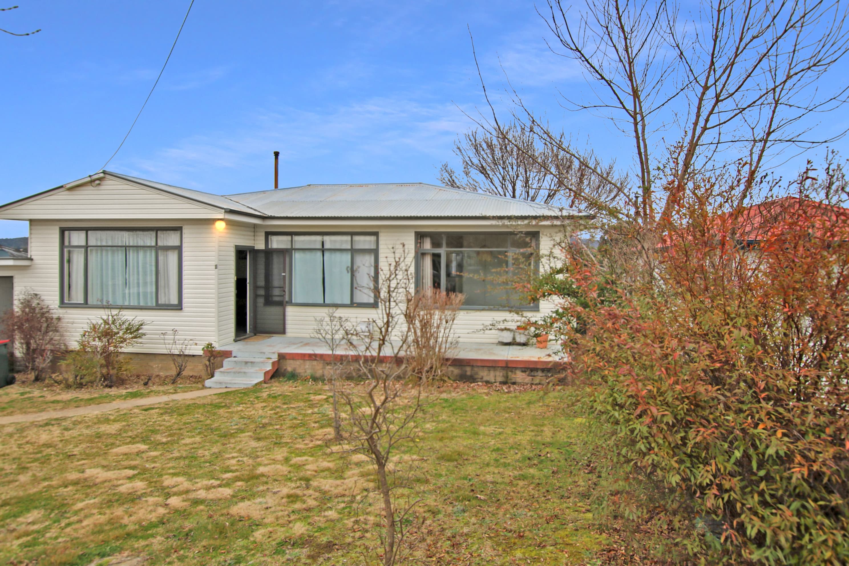11 Bradley Street, Cooma, Cooma - Image 1