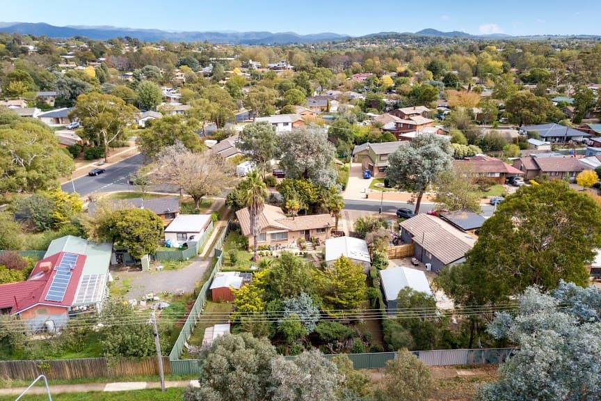 6 Stretton Crescent, Latham, Latham - Thumbnail 3