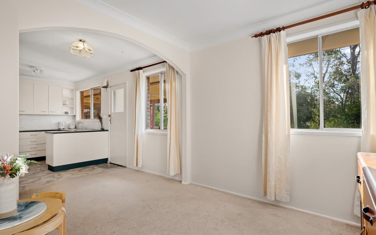 31 Crampton Drive, Springwood, Springwood - Thumbnail 6