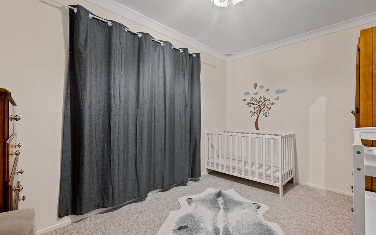 31 Crampton Drive, Springwood, Springwood - Thumbnail 8