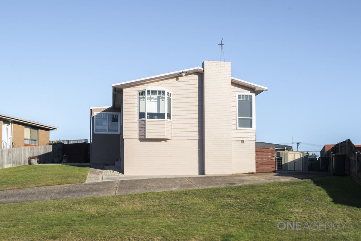 55 Colegrave Road, Upper Burnie, Upper Burnie - Thumbnail 4