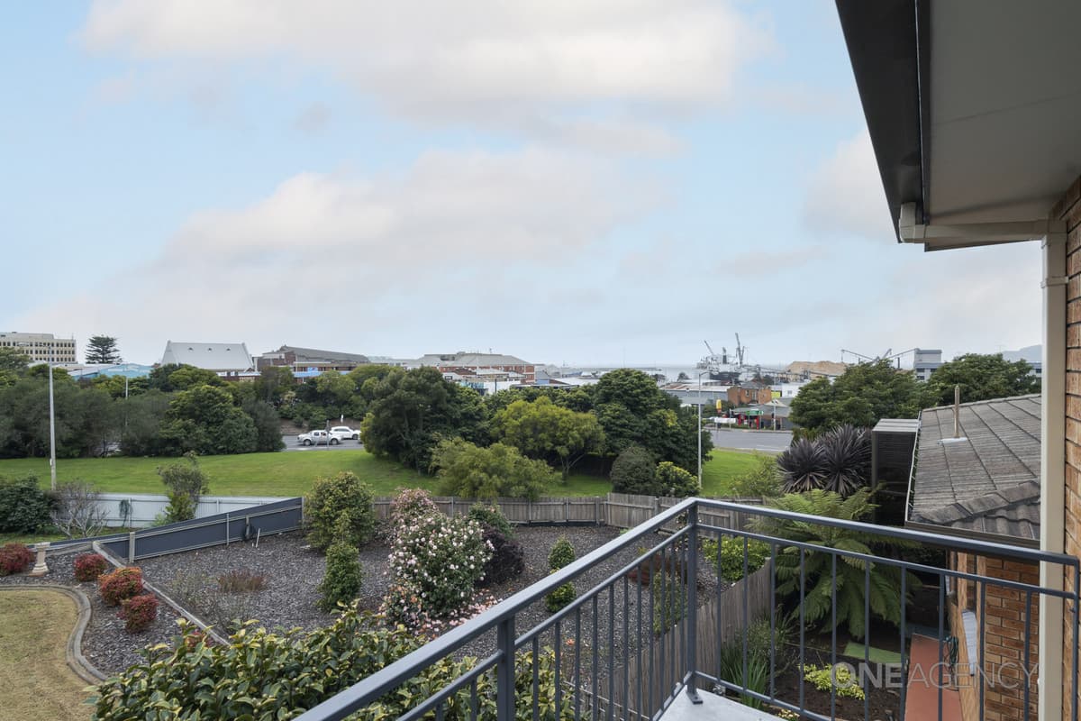 2/9 Fleming Court, Burnie, Burnie - Image 1