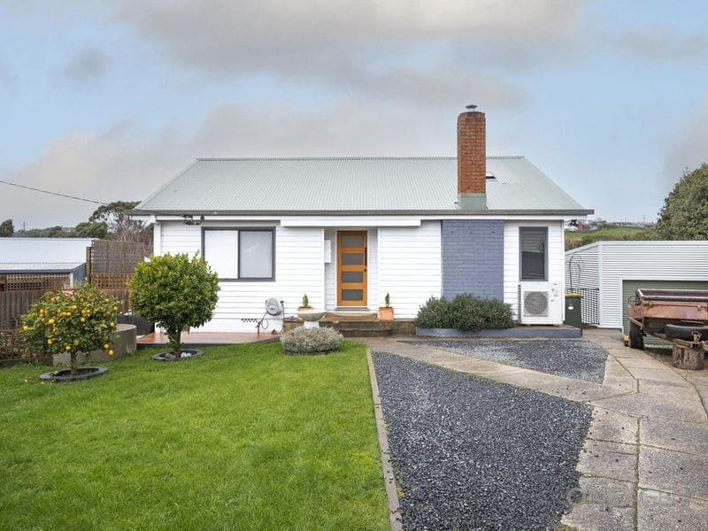 30 Whitford Street, Upper Burnie, Upper Burnie - Thumbnail 3
