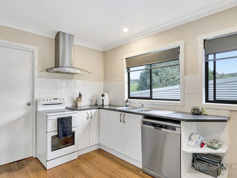30 Whitford Street, Upper Burnie, Upper Burnie - Thumbnail 8