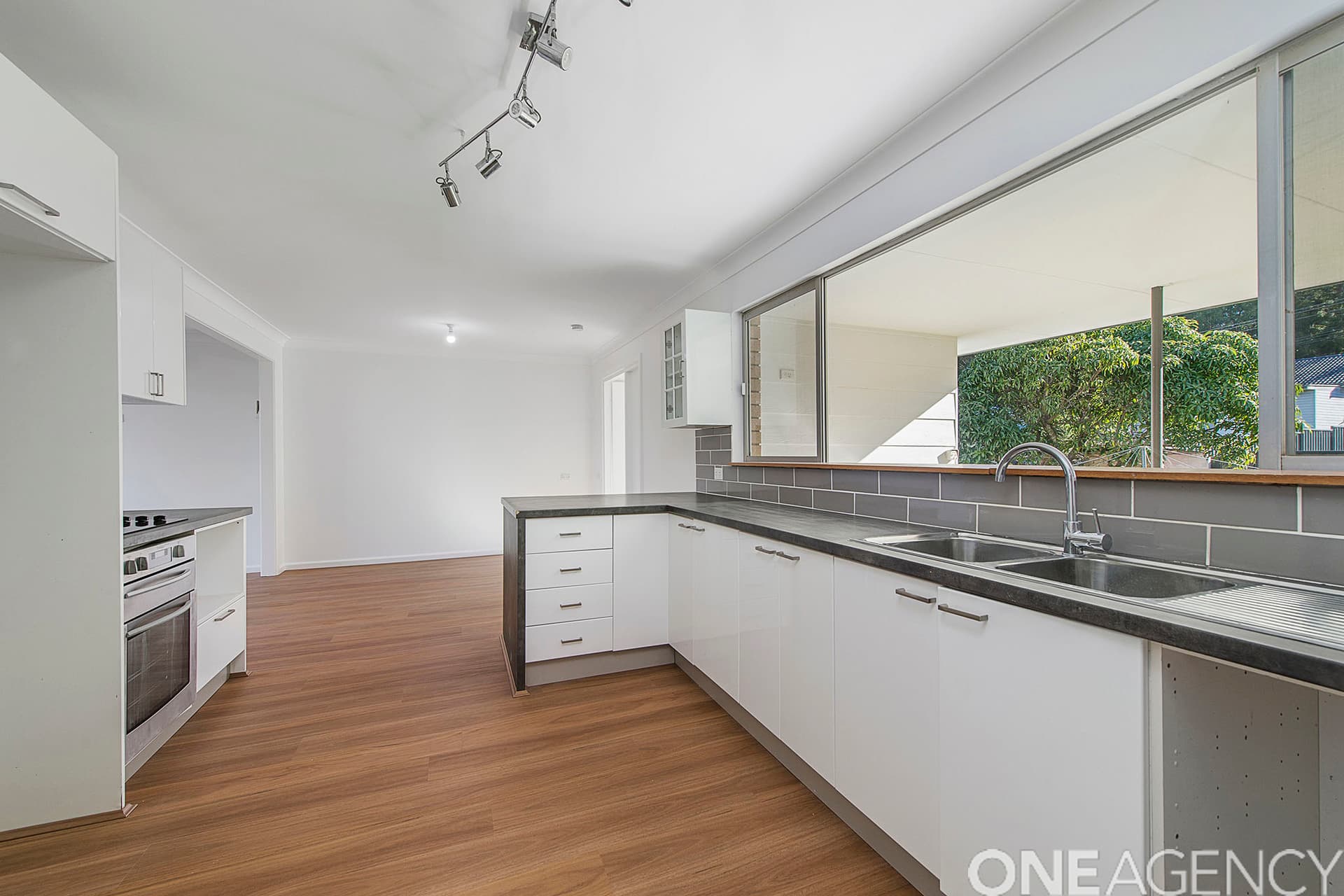18 Flobern Avenue, Wauchope, Wauchope - Thumbnail 4