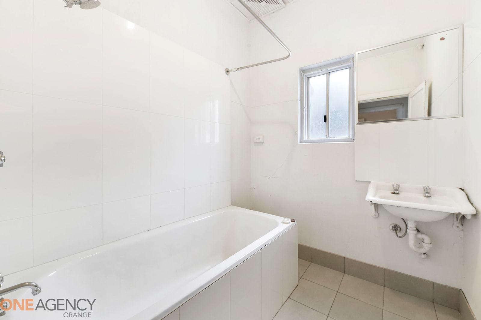 2 Kearneys Drive, Orange, Orange - Thumbnail 7
