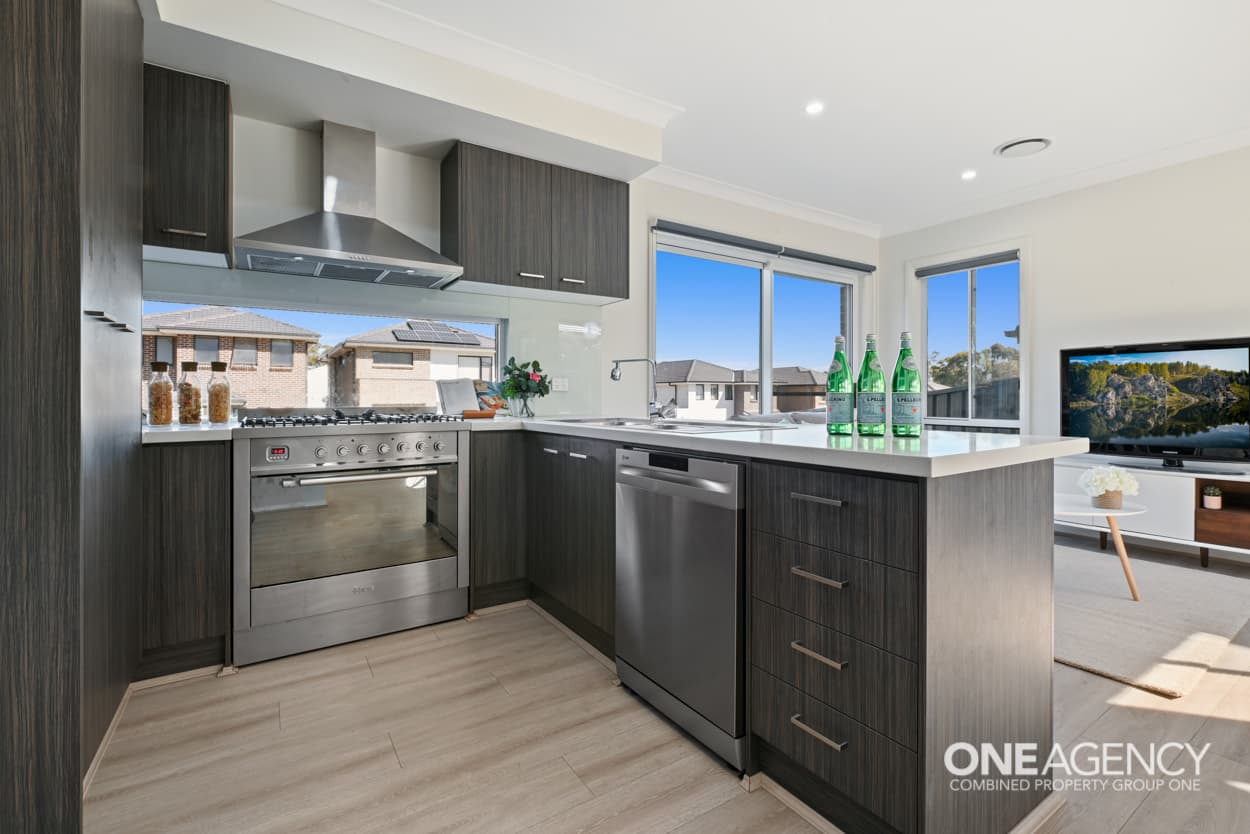 43 Orlagh Circuit, Riverstone, Riverstone - Thumbnail 3