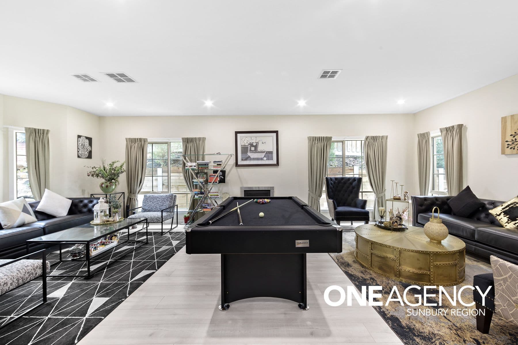 16 Grand Ridge Way, Sunbury, Sunbury - Thumbnail 3