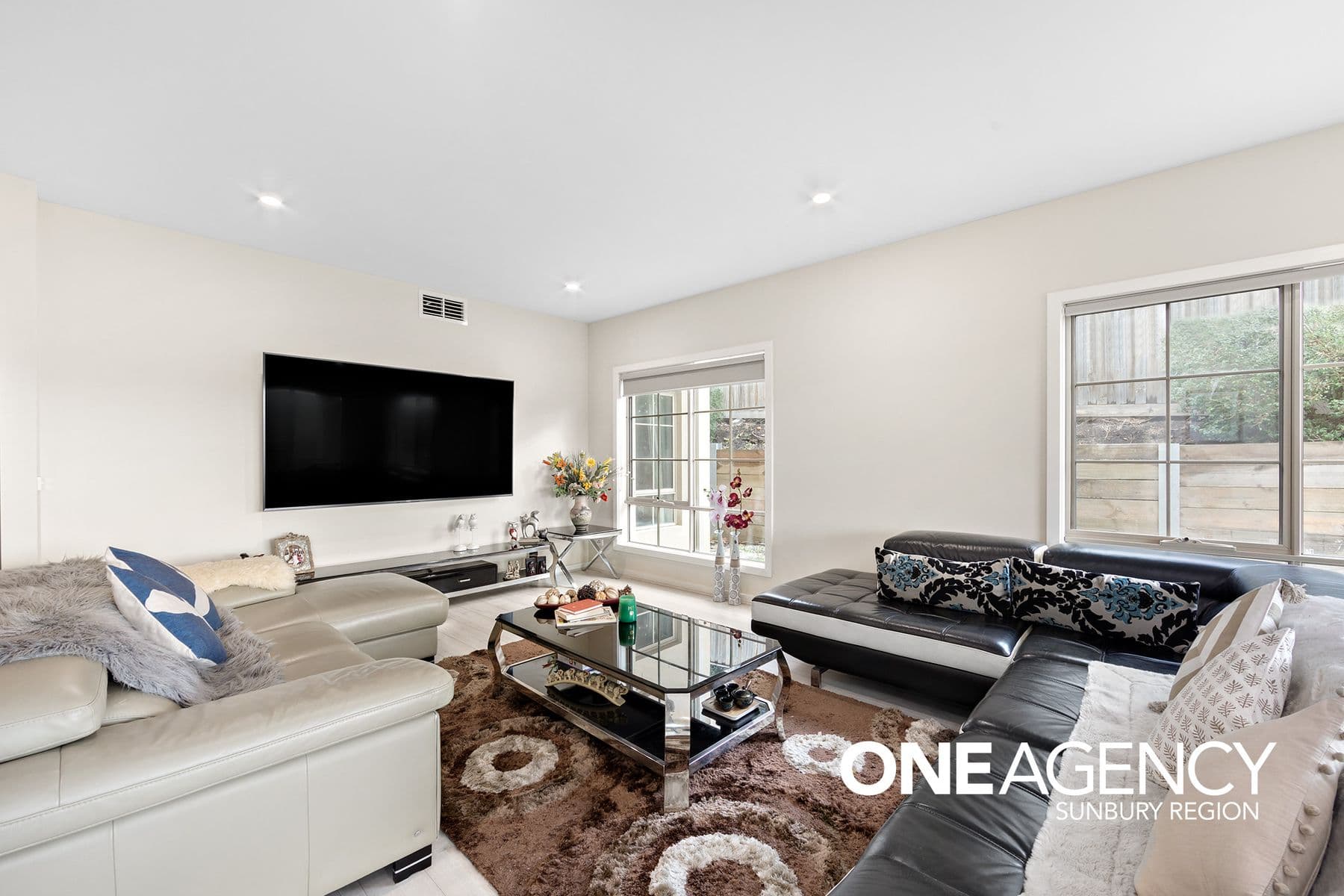 16 Grand Ridge Way, Sunbury, Sunbury - Thumbnail 5