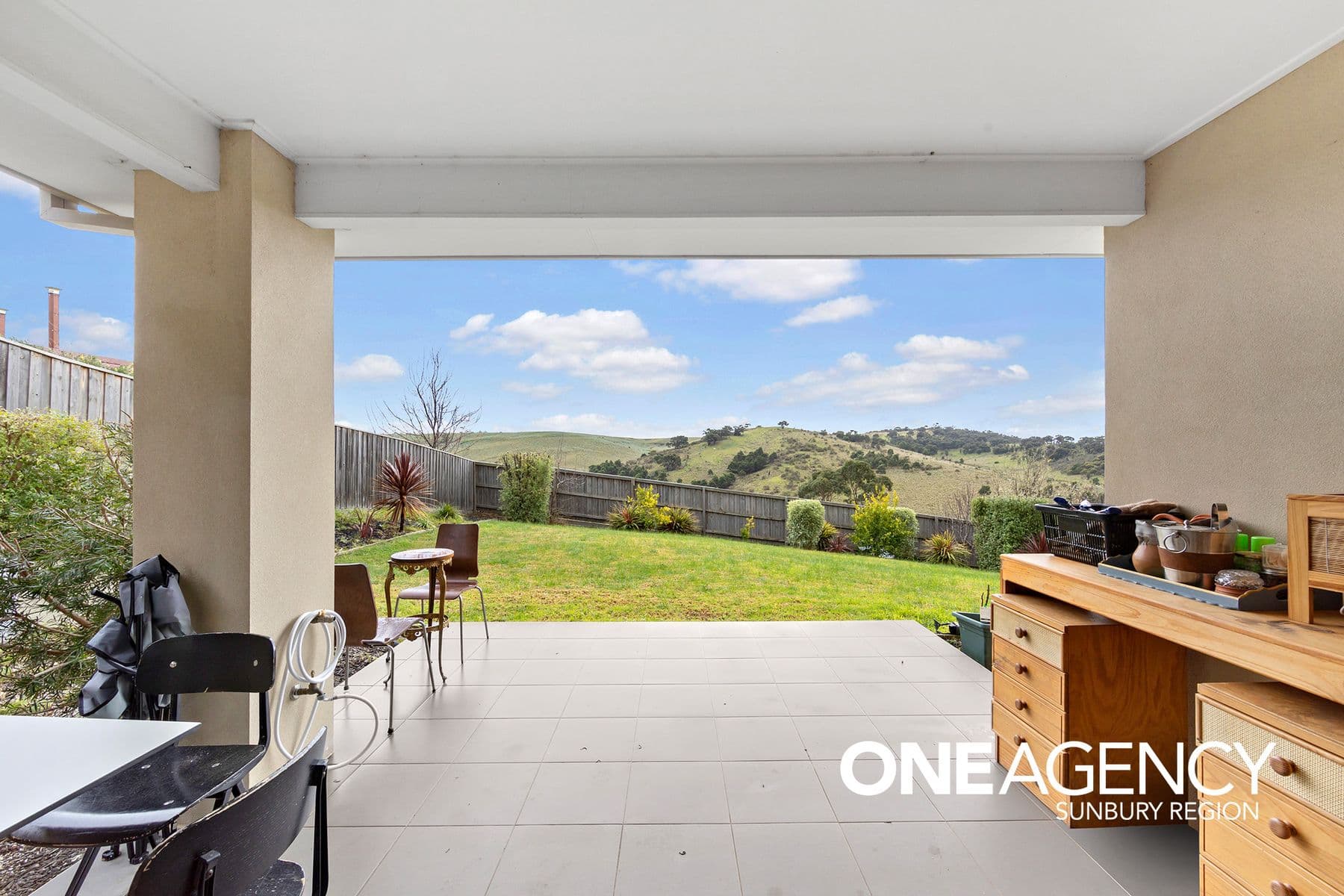 16 Grand Ridge Way, Sunbury, Sunbury - Thumbnail 8