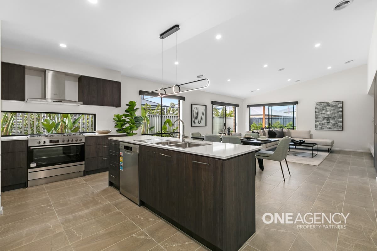 101 Beattys Road, Fraser Rise, Fraser Rise - Thumbnail 5