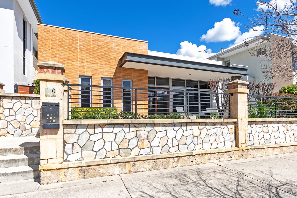 10 Northerly Avenue, Ascot, Ascot - Thumbnail 2