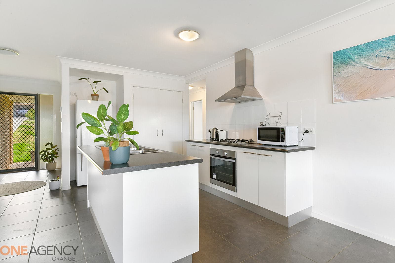 42 Pippin Way, Orange, Orange - Thumbnail 2