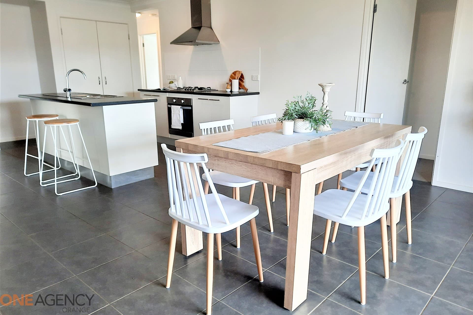 42 Pippin Way, Orange, Orange - Thumbnail 4