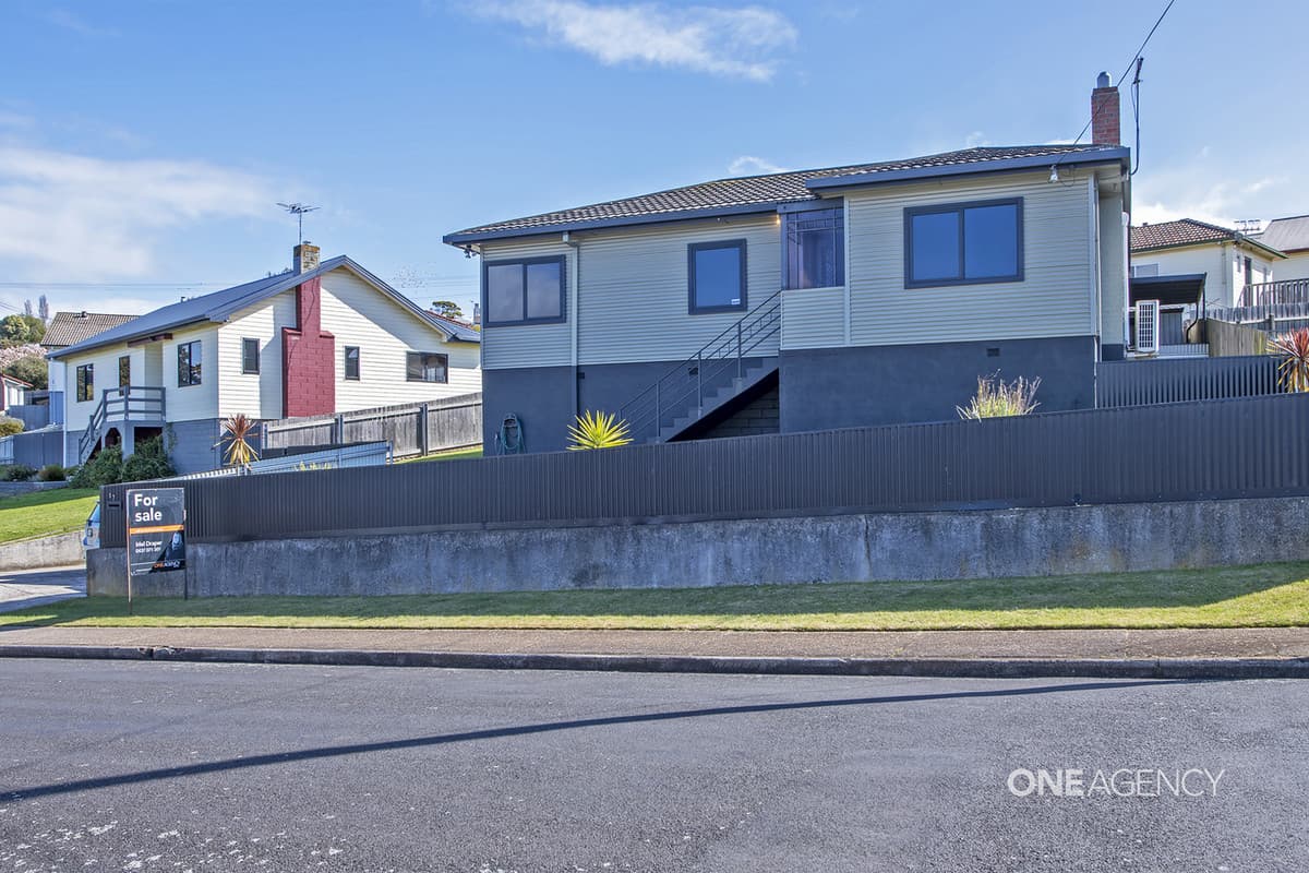 17 Conrad Street, Acton, Acton - Thumbnail 2