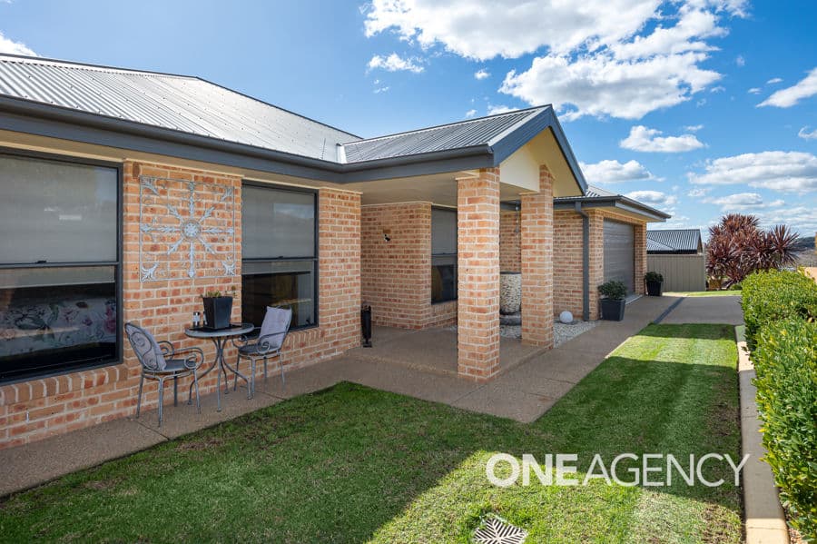 61 YARRAWAH Crescent, Bourkelands, Bourkelands - Thumbnail 2
