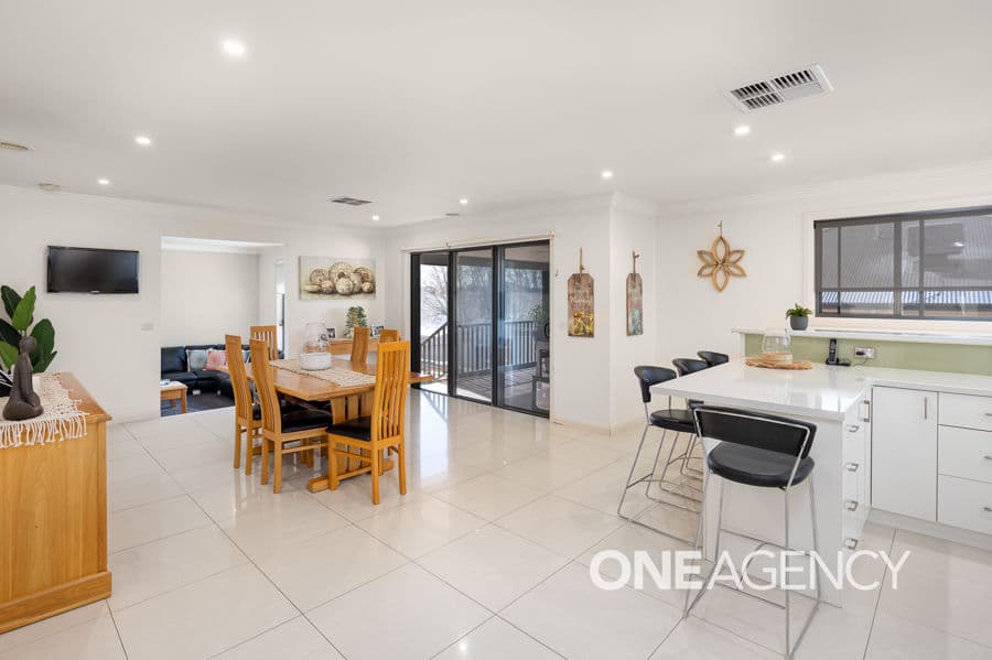 61 YARRAWAH Crescent, Bourkelands, Bourkelands - Thumbnail 4