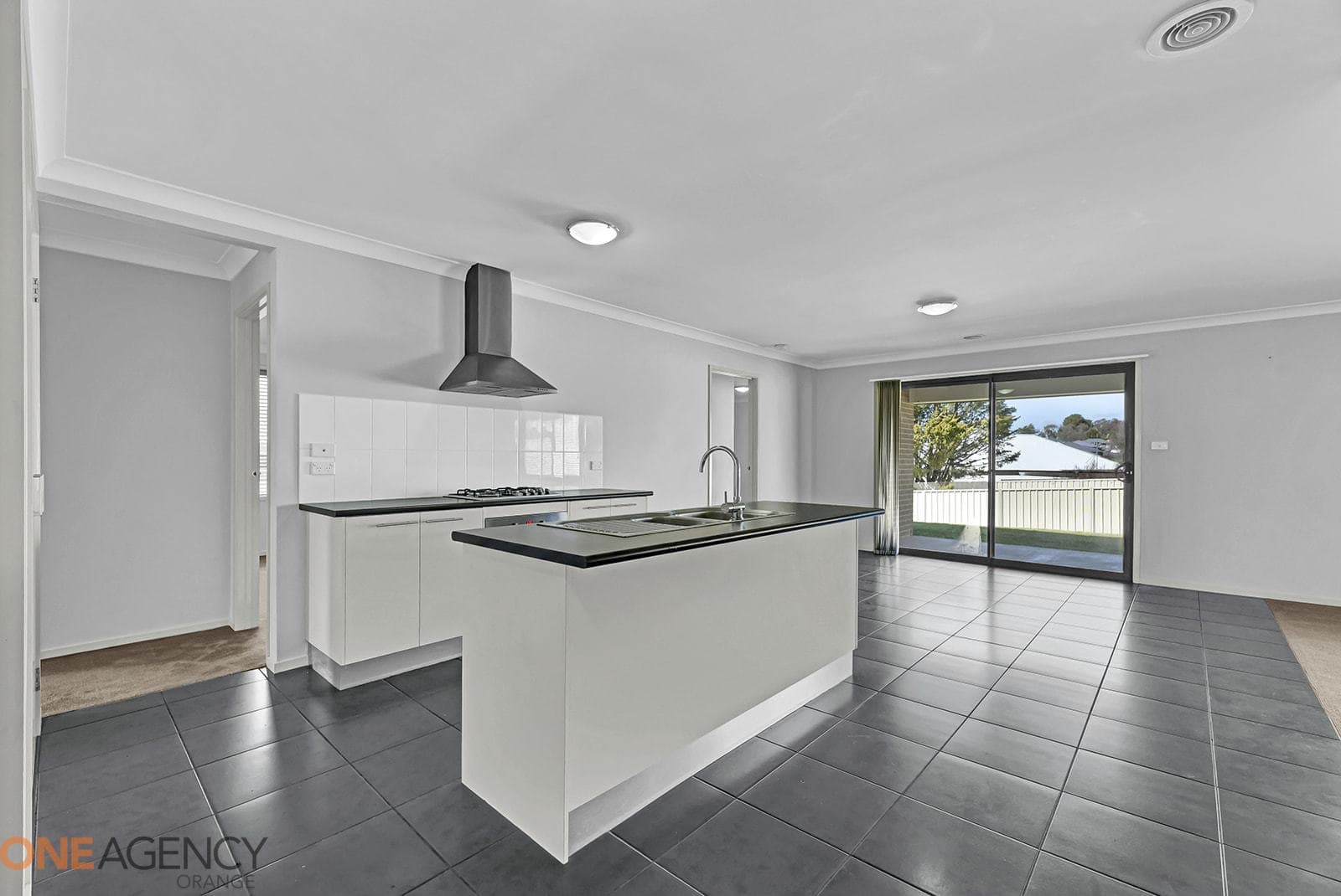 23 Glasson Drive, Orange, Orange - Thumbnail 3