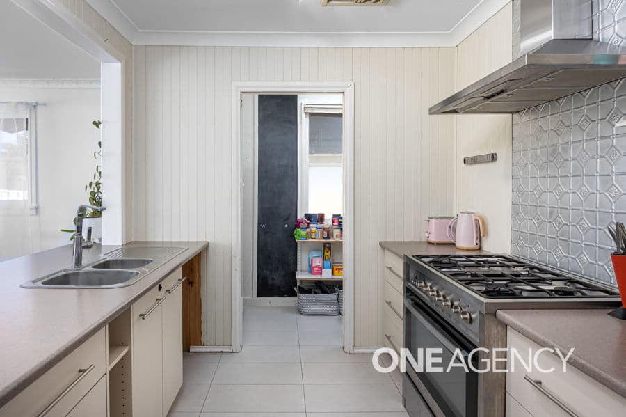 23 GILMORE Avenue, Mount Austin, Mount Austin - Thumbnail 5