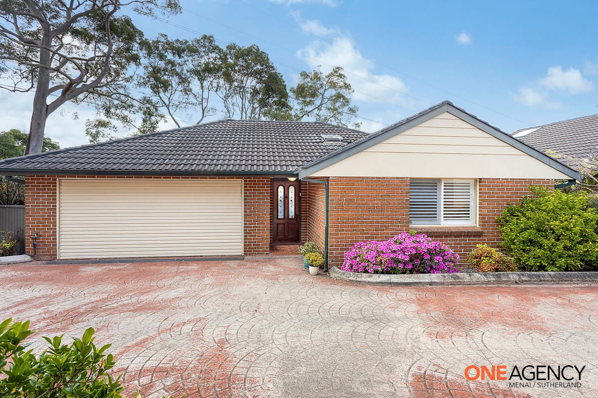 10/2a Charlotte Place, Illawong, Illawong - Image 1