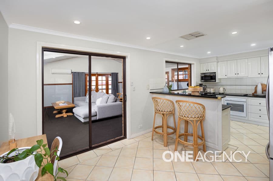 77 BALMORAL Crescent, Lake Albert, Lake Albert - Thumbnail 3
