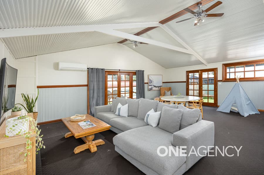 77 BALMORAL Crescent, Lake Albert, Lake Albert - Thumbnail 5
