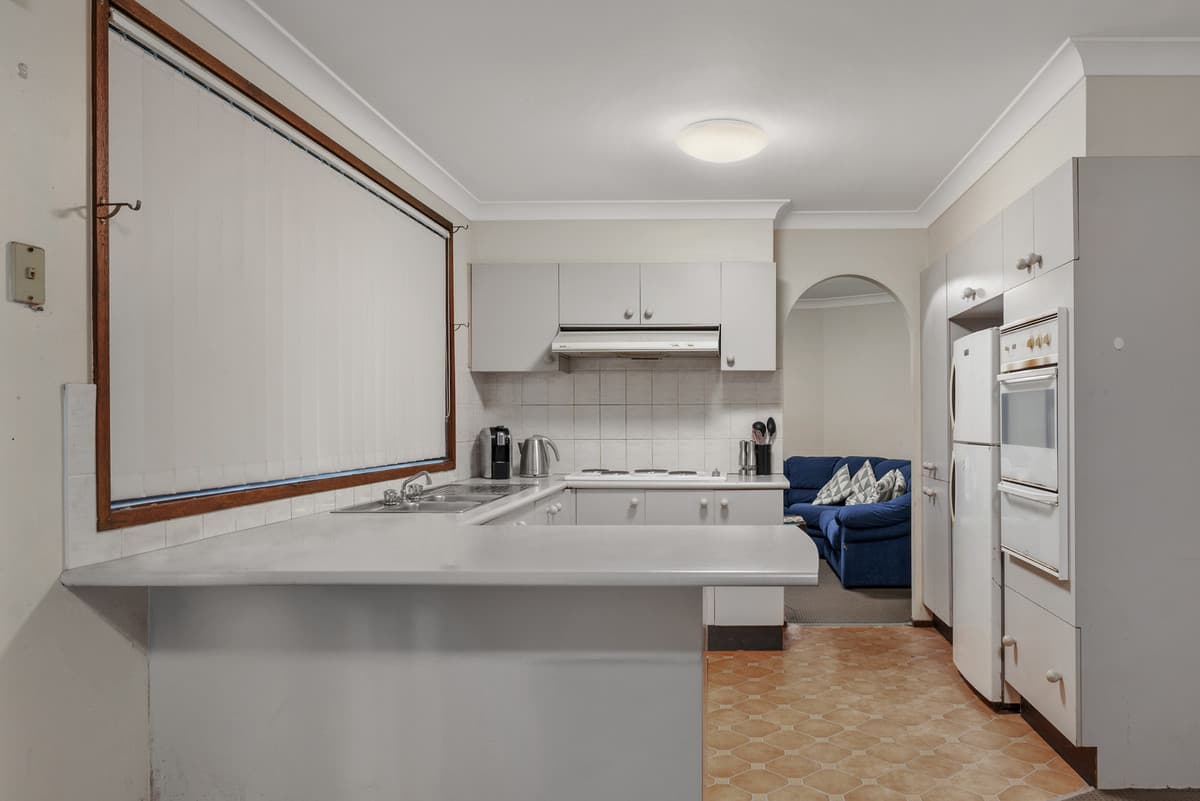 10 Paterson Road, Springwood, Springwood - Thumbnail 5