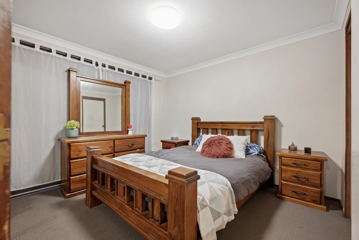 10 Paterson Road, Springwood, Springwood - Thumbnail 6