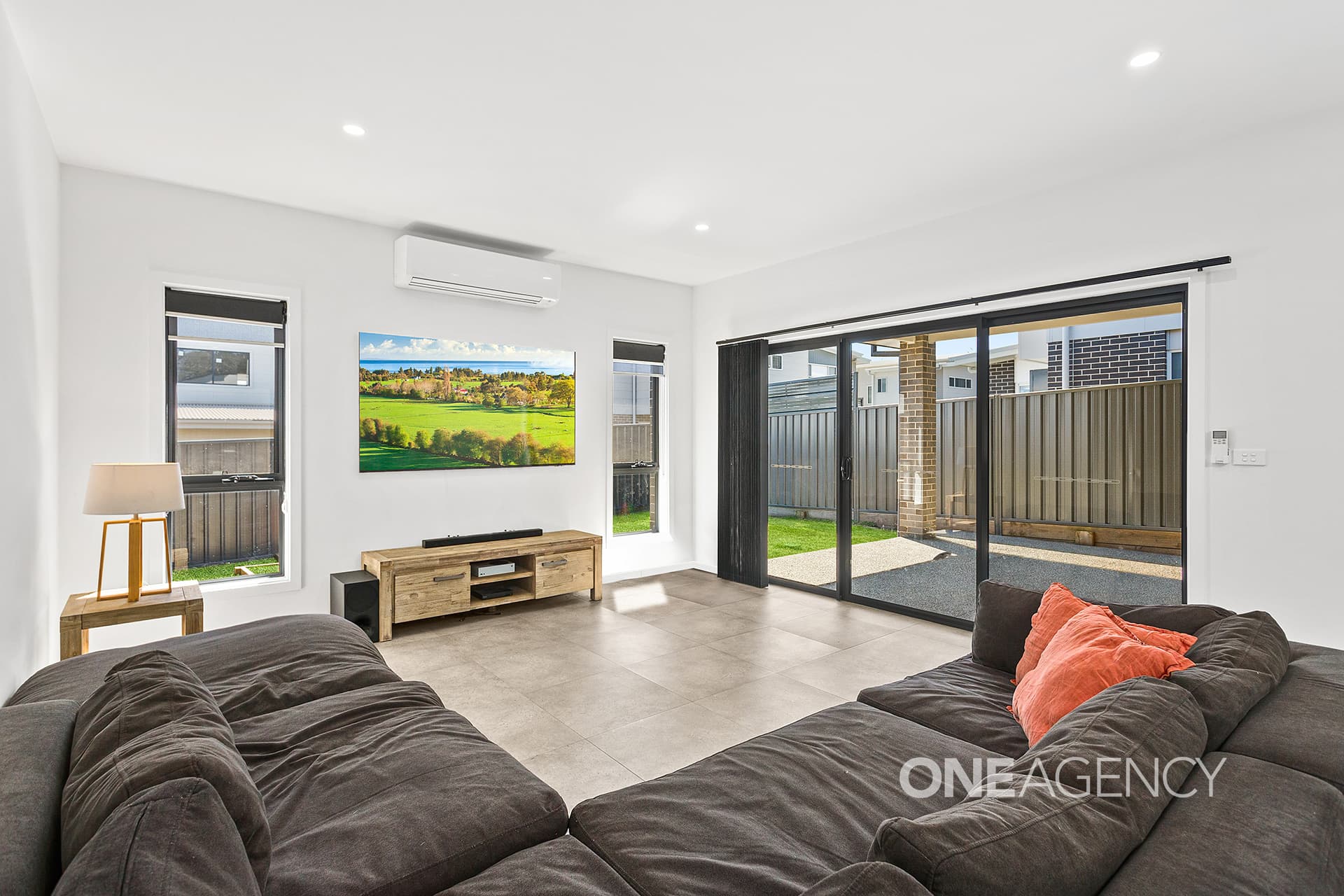 47a Upland Chase, Albion Park, Albion Park - Thumbnail 2