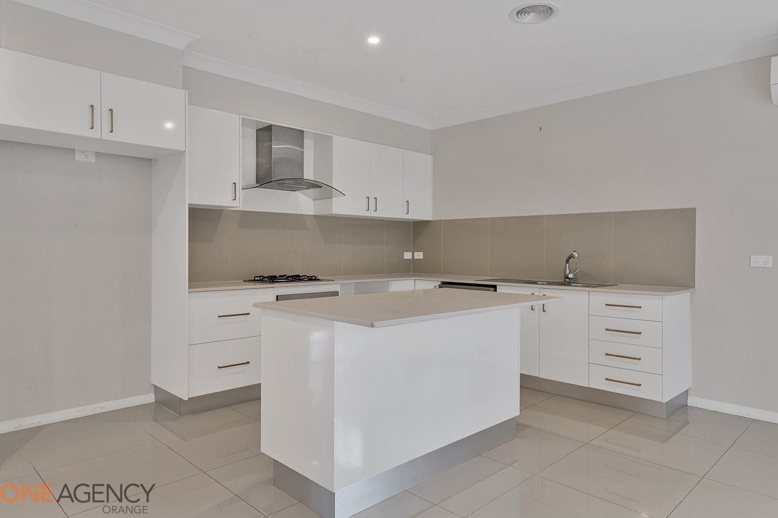 3 Lily Place, Orange, Orange - Thumbnail 2