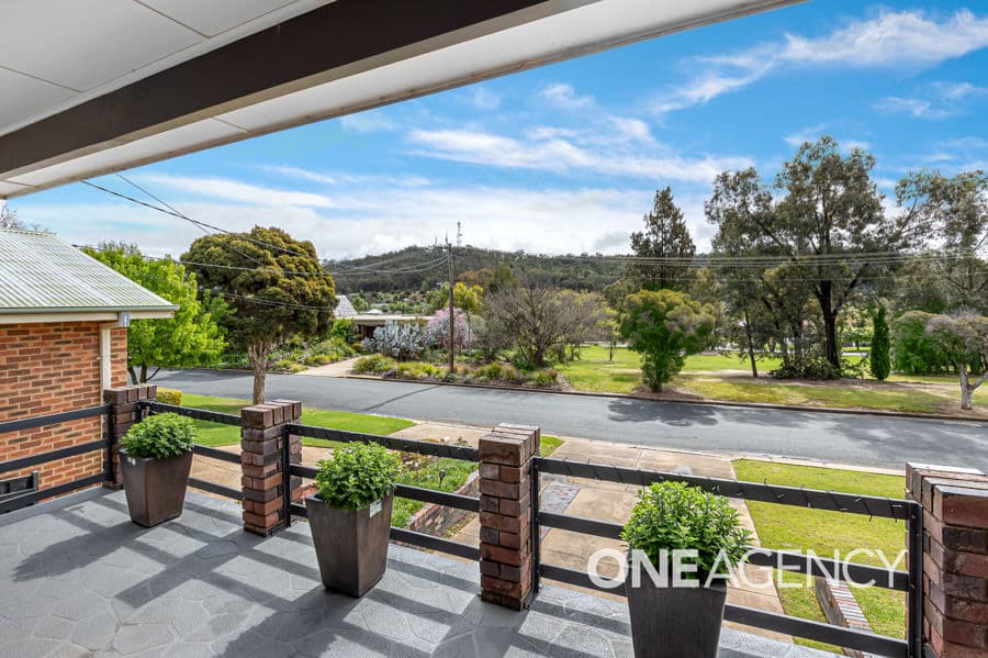 2 MACINTOSH Place, Kooringal, Kooringal - Thumbnail 2