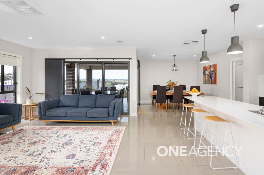 13 WHITTEN Avenue, Boorooma, Boorooma - Thumbnail 2