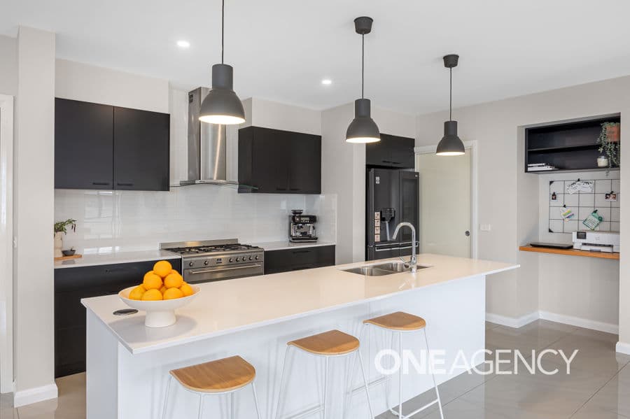 13 WHITTEN Avenue, Boorooma, Boorooma - Thumbnail 4