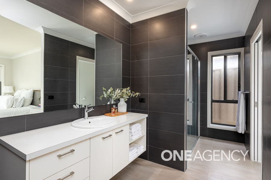 13 WHITTEN Avenue, Boorooma, Boorooma - Thumbnail 8