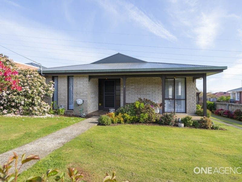 3 Amanda Court, Romaine, Romaine - Image 1